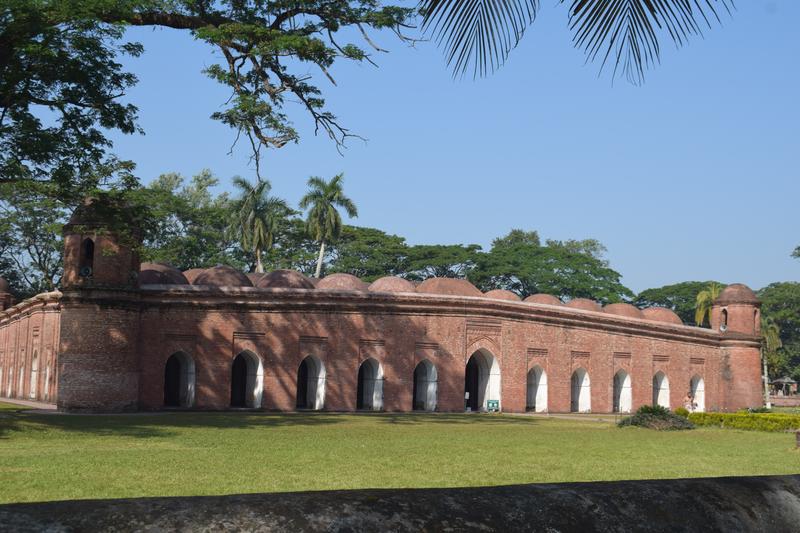 Shat gombuj mosque image